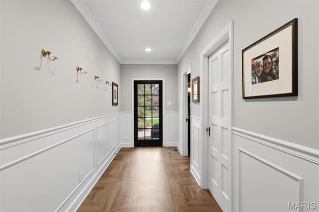 62 Lake Forest Drive, Richmond Heights, MO 63117