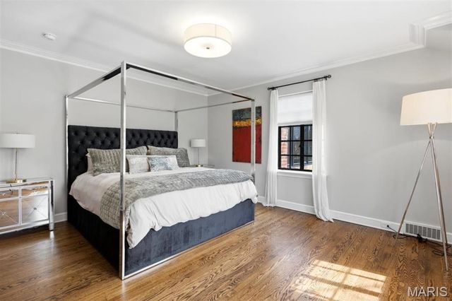 62 Lake Forest Drive, Richmond Heights, MO 63117