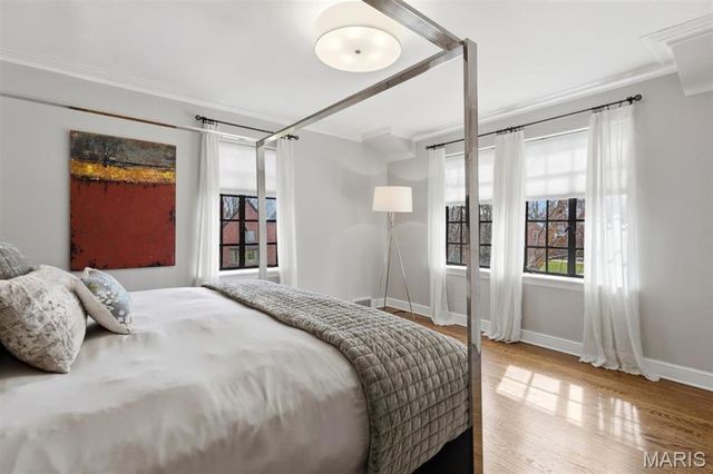 62 Lake Forest Drive, Richmond Heights, MO 63117