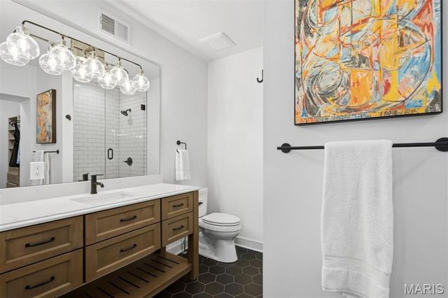 62 Lake Forest Drive, Richmond Heights, MO 63117