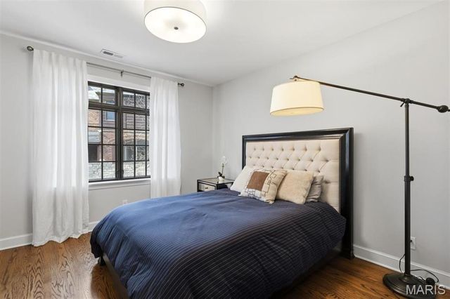 62 Lake Forest Drive, Richmond Heights, MO 63117