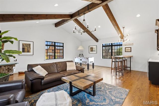 62 Lake Forest Drive, Richmond Heights, MO 63117