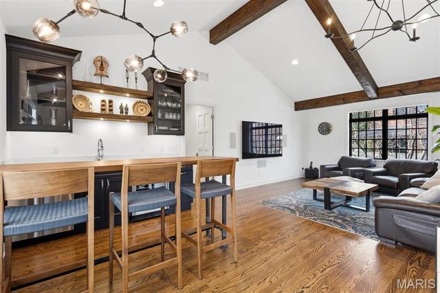 62 Lake Forest Drive, Richmond Heights, MO 63117