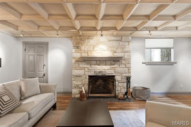 62 Lake Forest Drive, Richmond Heights, MO 63117