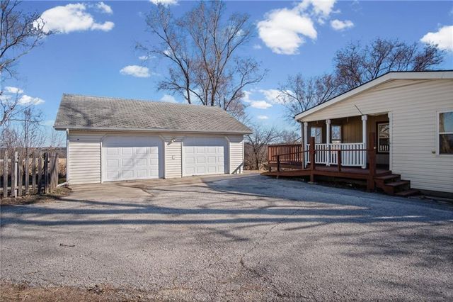 7473 Rawlins Road, Atchison, KS 66002