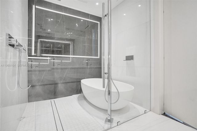 300 Biscayne Boulevard Way 2105W, Miami, FL 33131