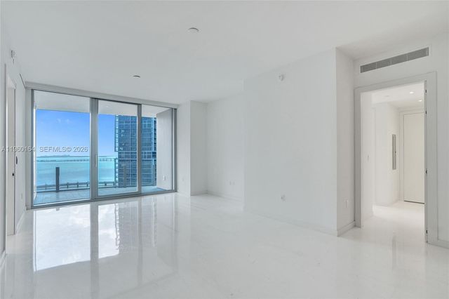 300 Biscayne Boulevard Way 2105W, Miami, FL 33131