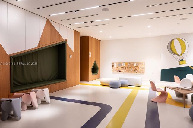 300 Biscayne Boulevard Way 2105W, Miami, FL 33131