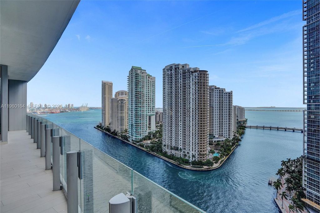 300 Biscayne Boulevard Way 2105W, Miami, FL 33131