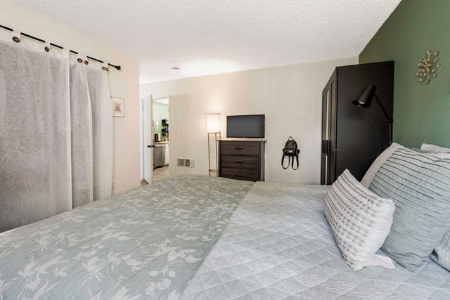 1000 W Macarthur Boulevard 61, Santa Ana, CA 92707
