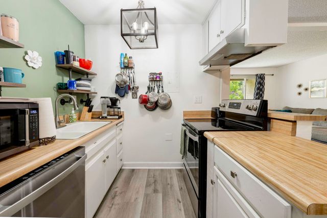1000 W Macarthur Boulevard 61, Santa Ana, CA 92707