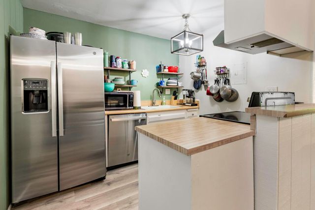 1000 W Macarthur Boulevard 61, Santa Ana, CA 92707