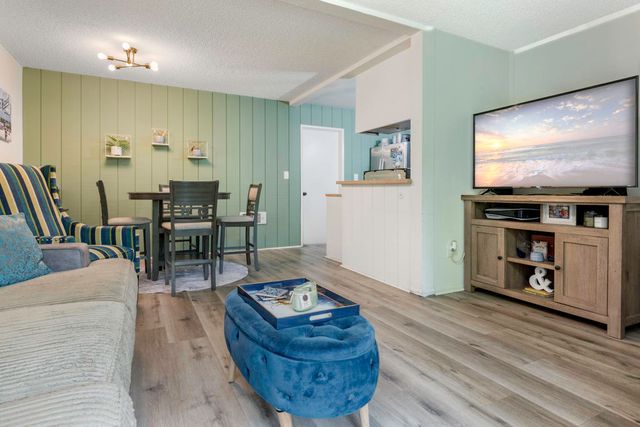 1000 W Macarthur Boulevard 61, Santa Ana, CA 92707