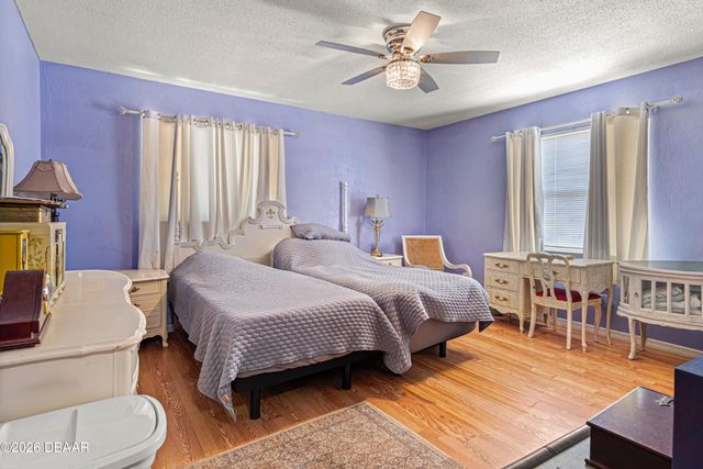 1319 S Paradise Lane, Daytona Beach, FL 32119