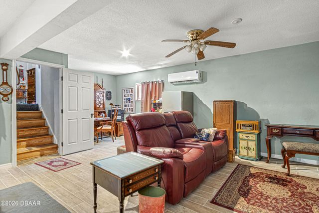 1319 S Paradise Lane, Daytona Beach, FL 32119