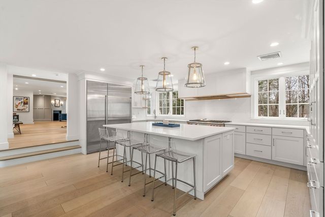 389 Grove St, Needham, MA 02492