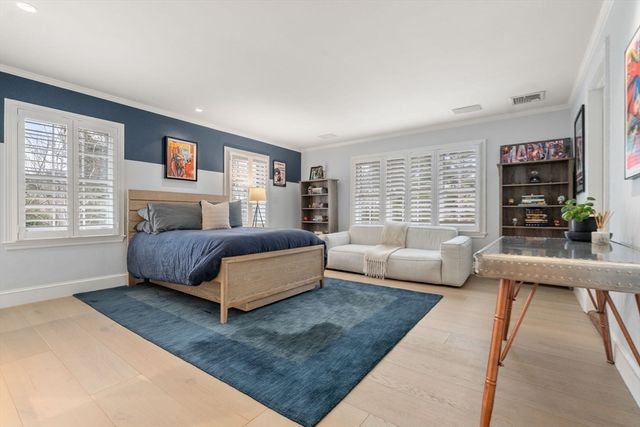 389 Grove St, Needham, MA 02492