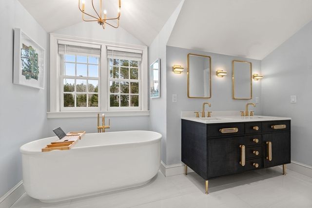 389 Grove St, Needham, MA 02492