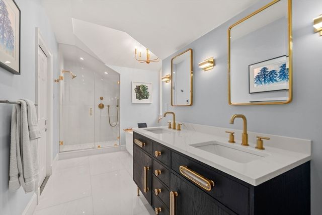 389 Grove St, Needham, MA 02492