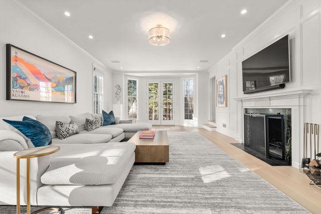 389 Grove St, Needham, MA 02492