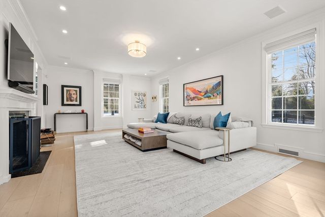 389 Grove St, Needham, MA 02492