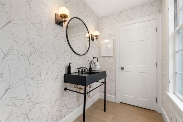 389 Grove St, Needham, MA 02492