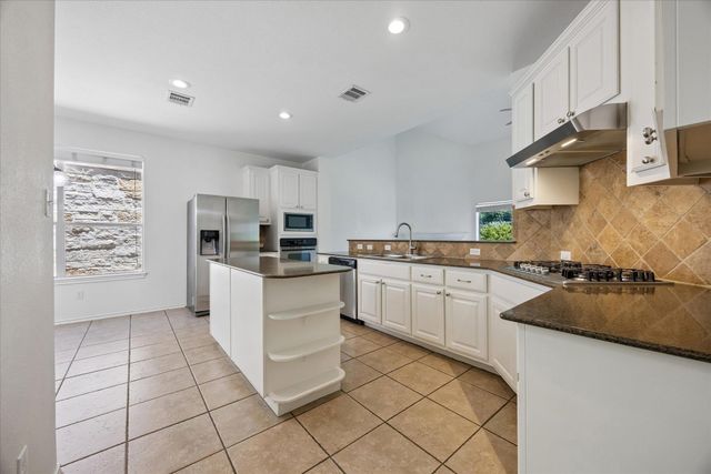 43 White Magnolia CIR, Austin, TX 78734