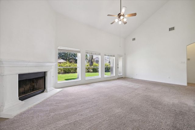 43 White Magnolia CIR, Austin, TX 78734
