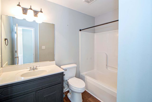 529 Indian Ave, Oak Grove, KY 42262