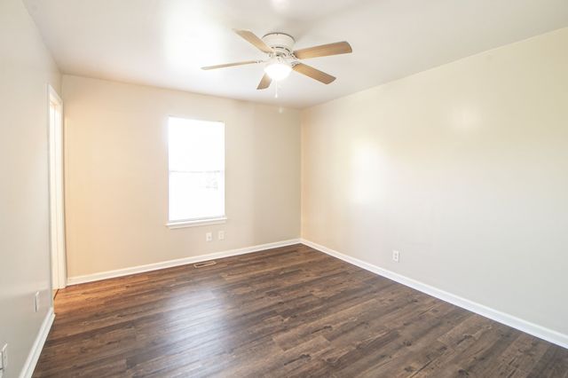 529 Indian Ave, Oak Grove, KY 42262