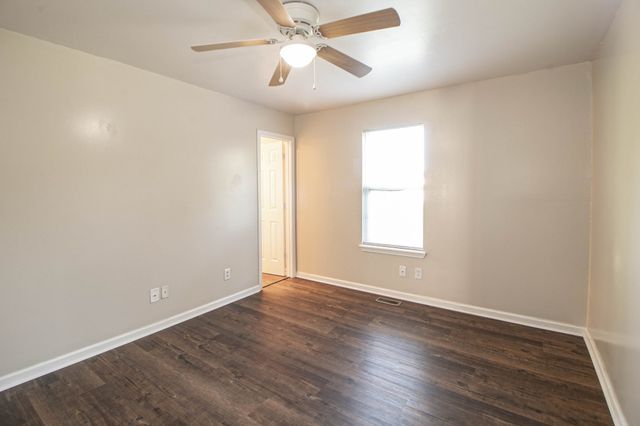 529 Indian Ave, Oak Grove, KY 42262