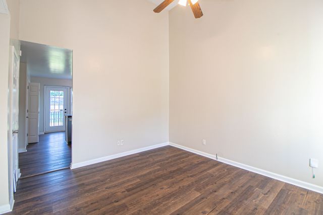 529 Indian Ave, Oak Grove, KY 42262