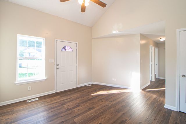 529 Indian Ave, Oak Grove, KY 42262