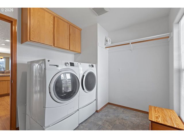 561 Nw EVANS St, Sheridan, OR 97378