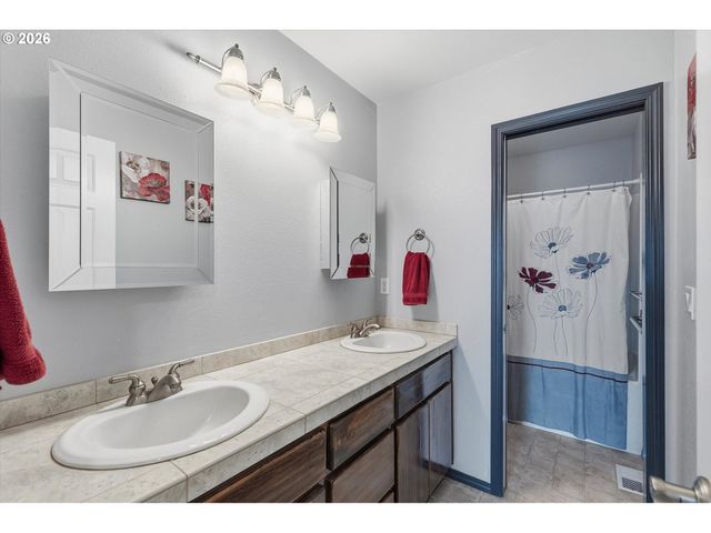 561 Nw EVANS St, Sheridan, OR 97378