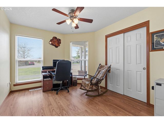 561 Nw EVANS St, Sheridan, OR 97378