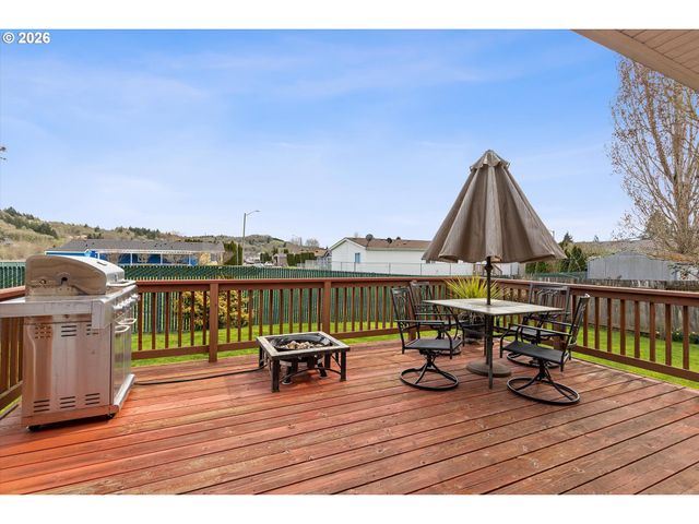 561 Nw EVANS St, Sheridan, OR 97378
