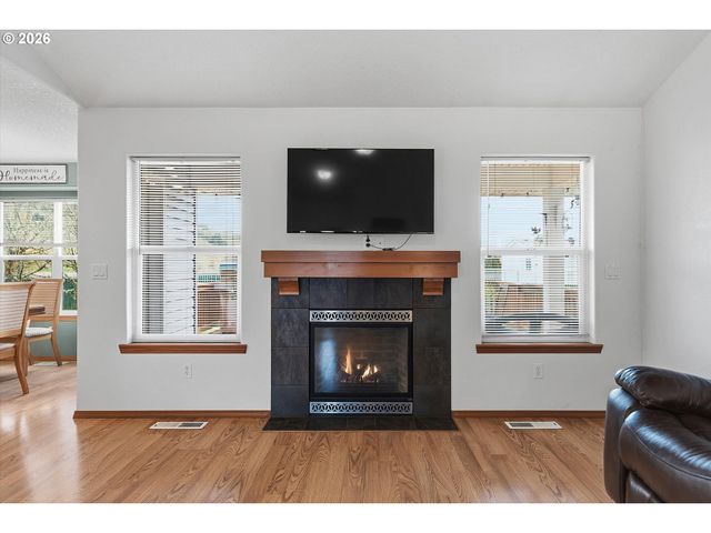 561 Nw EVANS St, Sheridan, OR 97378