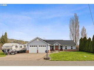 561 Nw EVANS St, Sheridan, OR 97378