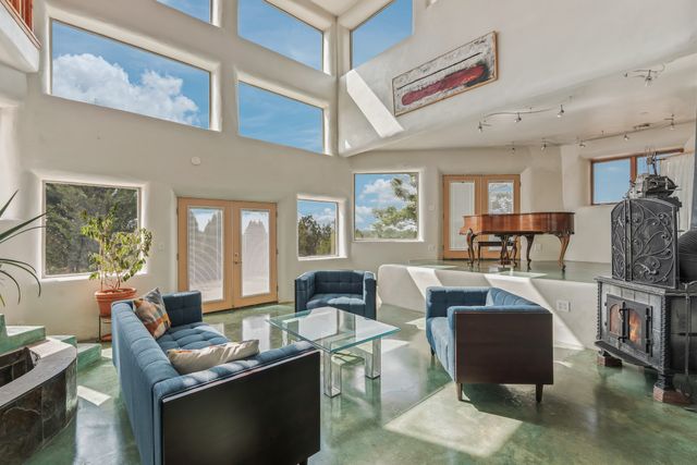 46 Apache Plume, Santa Fe, NM 87508