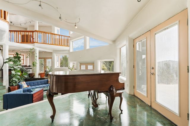 46 Apache Plume, Santa Fe, NM 87508