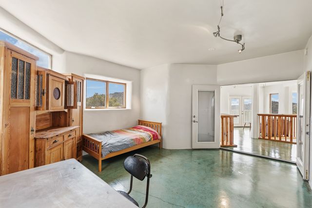 46 Apache Plume, Santa Fe, NM 87508