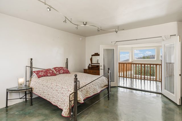 46 Apache Plume, Santa Fe, NM 87508