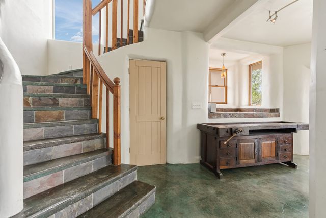 46 Apache Plume, Santa Fe, NM 87508