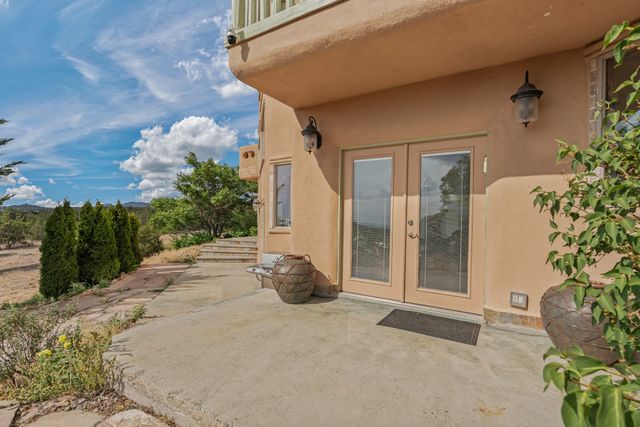 46 Apache Plume, Santa Fe, NM 87508