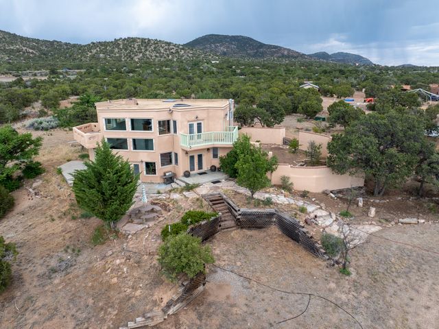 46 Apache Plume, Santa Fe, NM 87508