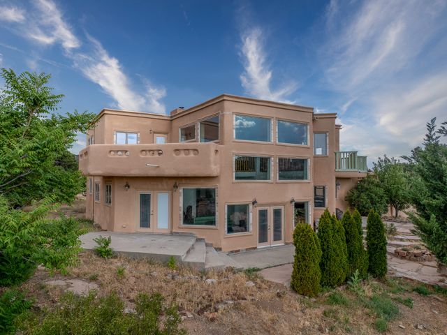 46 Apache Plume, Santa Fe, NM 87508