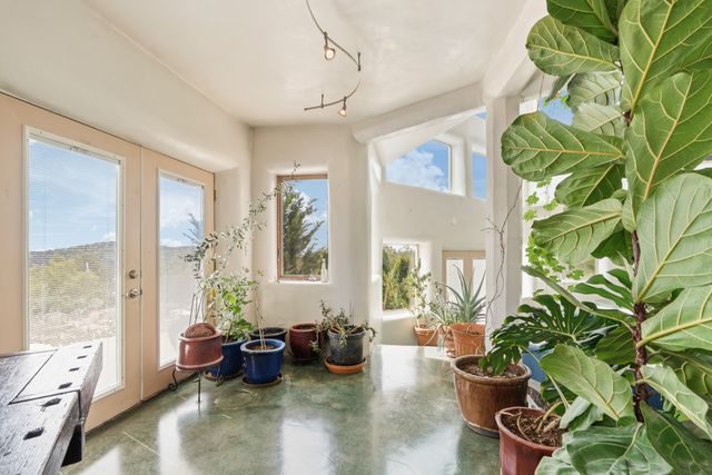 46 Apache Plume, Santa Fe, NM 87508