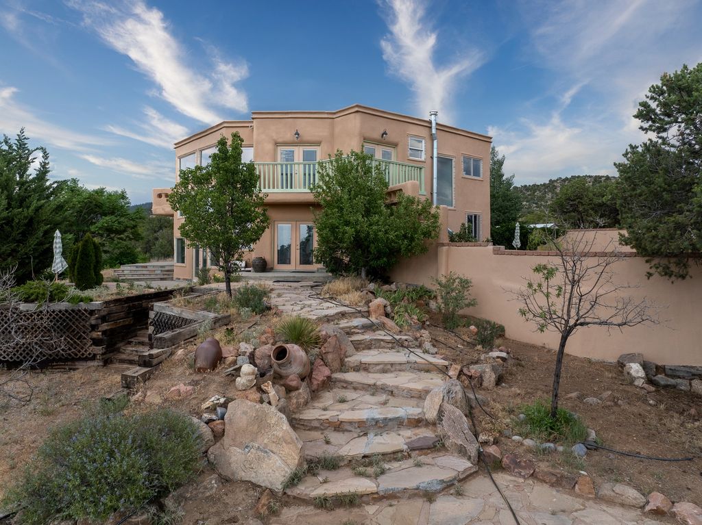 46 Apache Plume, Santa Fe, NM 87508