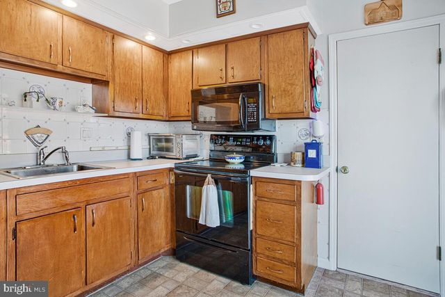 612 FAIRMOUNT RD, Linthicum Heights, MD 21090